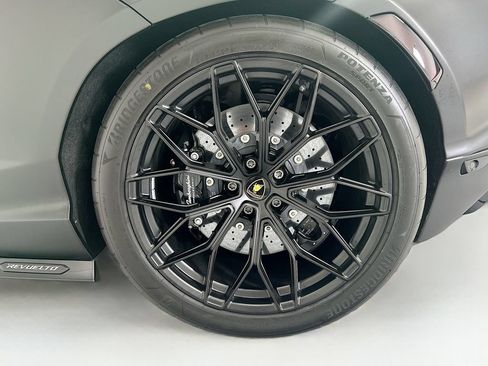 Used 2024 Lamborghini Revuelto AWD/4WD image 25