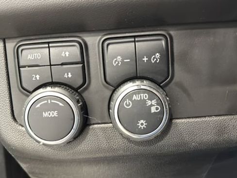 Used 2022 Chevrolet Tahoe High Country image 15