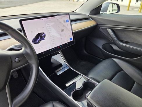 Used 2018 Tesla Model 3 Long Range image 12