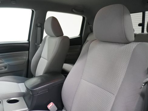 Used 2012 Toyota Tacoma PreRunner w/ SR5 Pkg image 10