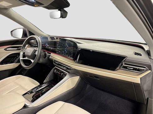 Certified 2025 Audi Q5 Premium w/ Convenience Package image 14