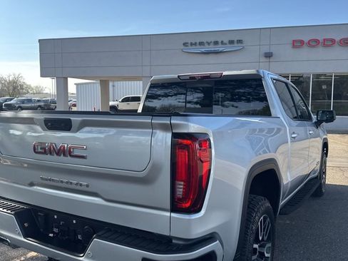 Used 2022 GMC Sierra 1500 AT4 w/ AT4 Premium Package image 4