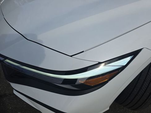 Certified 2025 Hyundai Elantra Blue image 40