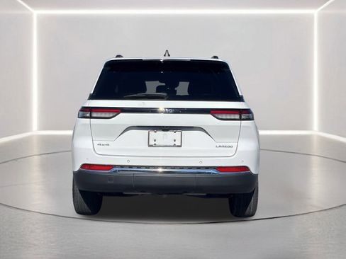 Used 2023 Jeep Grand Cherokee Laredo image 21