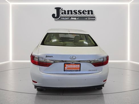 Used 2016 Lexus ES 350 w/ Luxury Package w/Wood Trim image 4