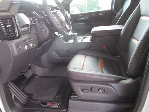 New 2026 GMC Sierra 1500 AT4 w/ AT4 Premium Package AWD/4WD image 32
