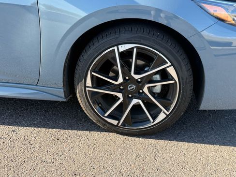 Used 2025 Nissan Sentra SR FWD image 7