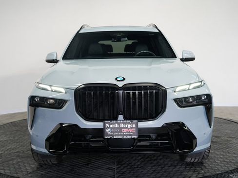 Used 2023 BMW X7 xDrive40i w/ Executive Package AWD/4WD image 2