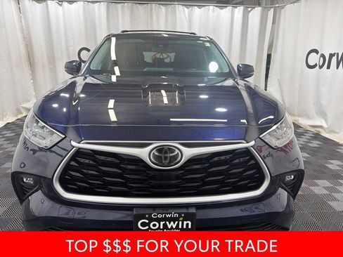 Used 2020 Toyota Highlander LE AWD/4WD image 2