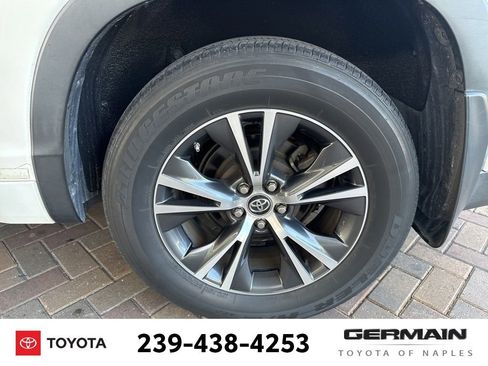 Used 2017 Toyota Highlander Plus AWD/4WD image 13