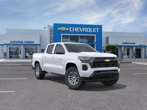 New 2026 Chevrolet Colorado LT image 9