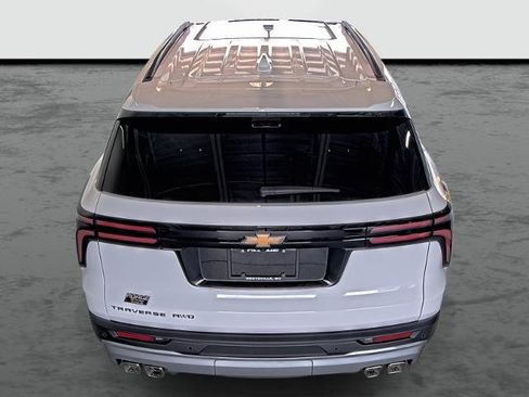 New 2026 Chevrolet Traverse LT w/ Sun and Wheel Package AWD/4WD image 3