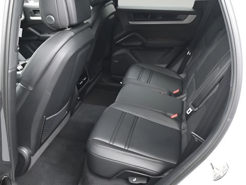 Certified 2025 Porsche Cayenne S AWD/4WD image 7