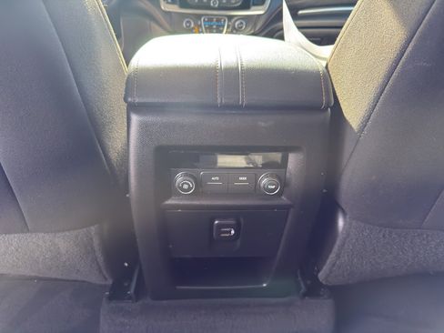 Used 2020 Chevrolet Traverse LT w/ LPO, Floor Liner Package image 32