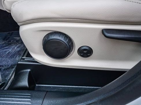 Used 2022 Mercedes-Benz GLB 250 4MATIC image 22