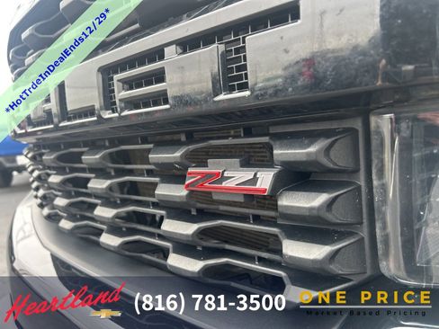 Used 2021 Chevrolet Silverado 1500 Custom Trail Boss w/ LPO, Dark Essentials Package image 10