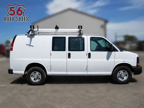 Used 2016 Chevrolet Express 2500 RWD image 1