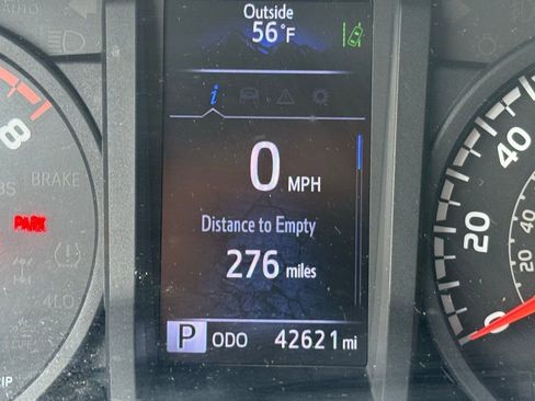 Used 2019 Toyota Tacoma SR image 10