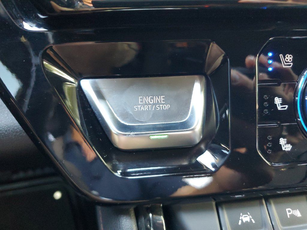 Used 2022 GMC Sierra 1500 AT4 w/ AT4 Premium Package AWD/4WD image 24