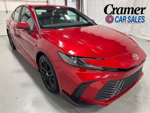Used 2026 Toyota Camry SE FWD image 1