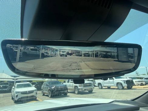 Used 2025 GMC Yukon AT4 w/ AT4 Premium Plus Package AWD/4WD image 14