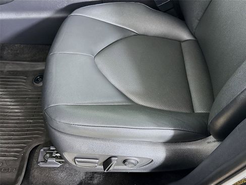 Used 2024 Toyota Grand Highlander XLE image 19