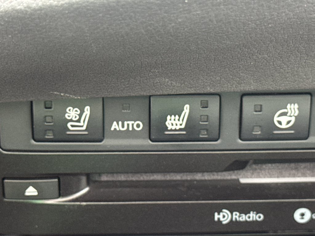 Used 2022 Lexus ES 300h w/ Premium Package FWD image 31