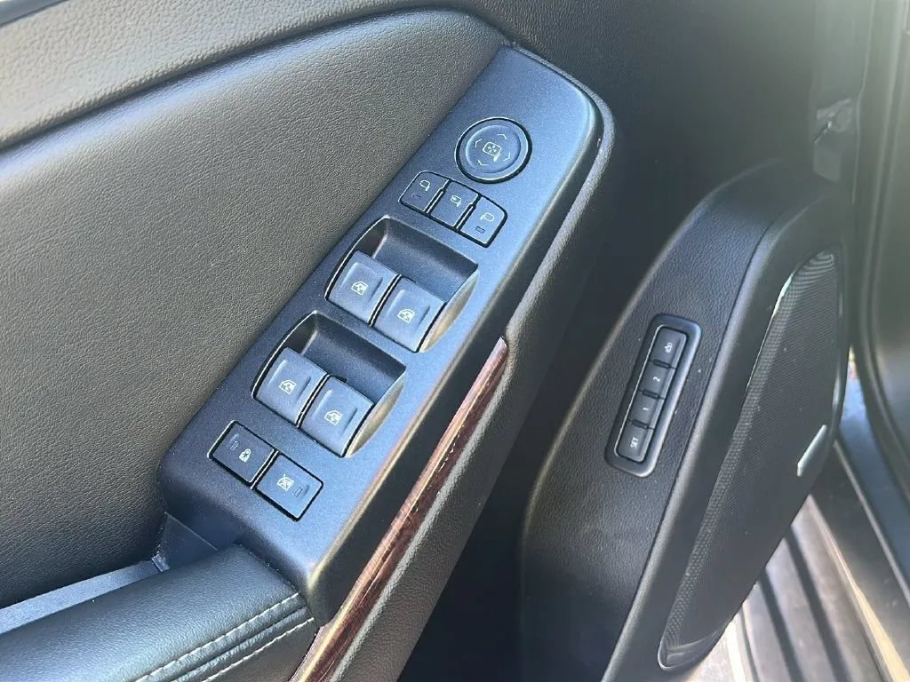 Used 2020 GMC Yukon XL SLT w/ Open Road Package AWD/4WD image 12