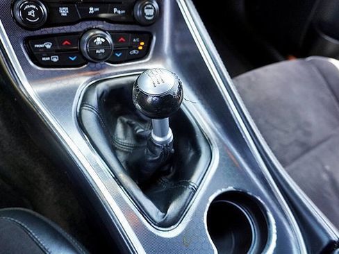 Used 2015 Dodge Challenger R/T Scat Pack w/ Scat Pack Appearance Package RWD image 28