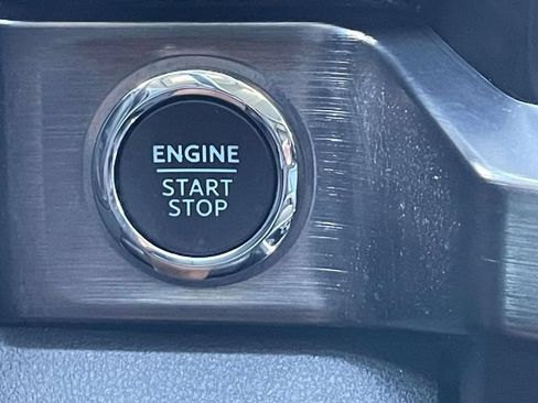 Used 2023 Ford F250 Lariat w/ Lariat Ultimate Package AWD/4WD image 19