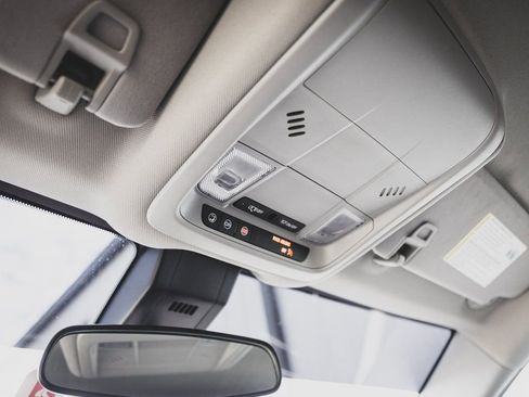 Used 2020 Chevrolet Equinox LS image 15