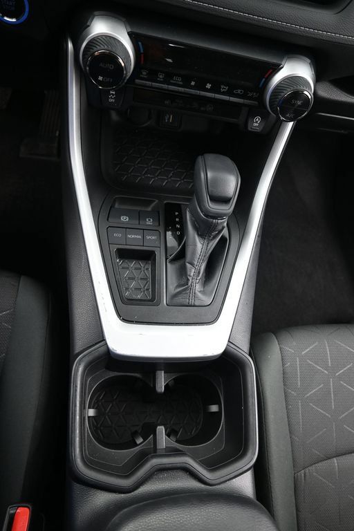 Used 2023 Toyota RAV4 XLE FWD image 14