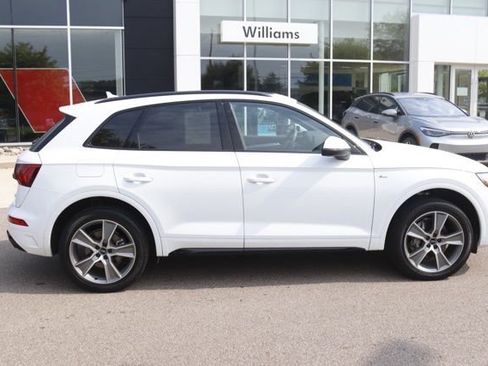 Used 2025 Audi Q5 2.0T Premium w/ Convenience Plus Package image 2