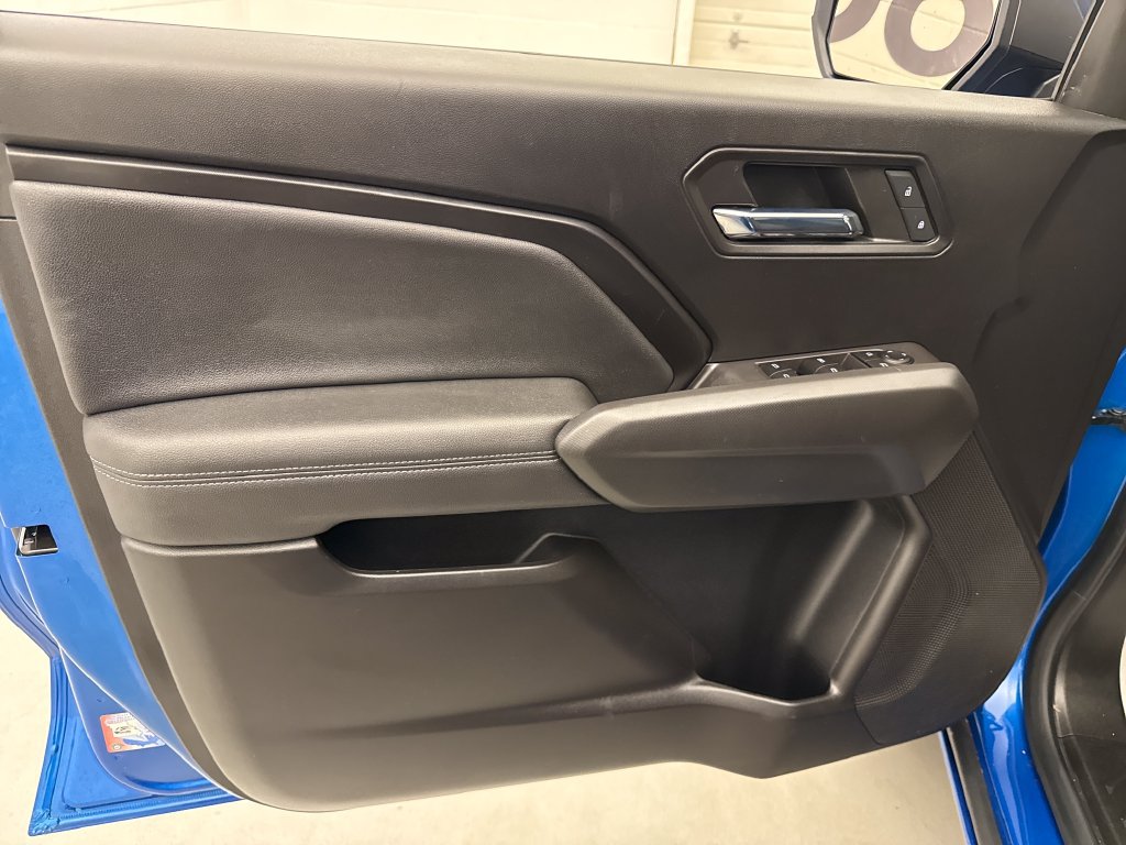 Used 2023 Chevrolet Colorado LT w/ LT Convenience Package III AWD/4WD image 9