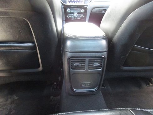 Used 2019 Chrysler 300 S image 16