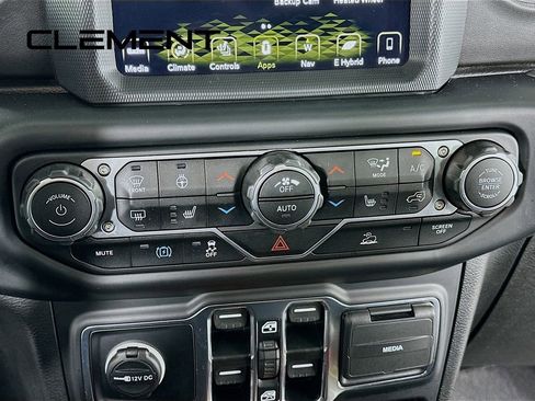 Used 2023 Jeep Wrangler Unlimited Sahara w/ Cold Weather Group image 22