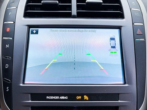 Used 2018 Lincoln MKZ Select w/ Select Plus Package FWD image 9