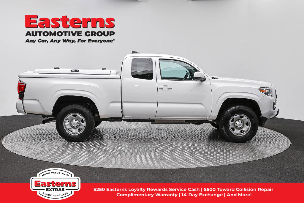 Used 2023 Toyota Tacoma SR RWD image 5