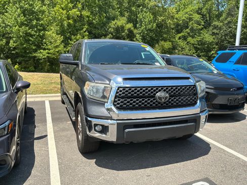 Used 2018 Toyota Tundra SR5 w/ SR5 Upgrade Package AWD/4WD image 3