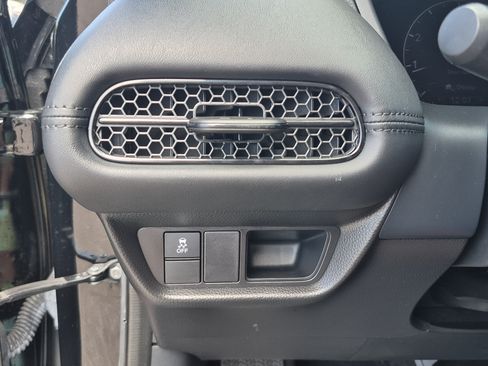 Used 2023 Honda HR-V LX image 28