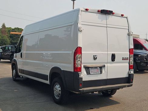 Used 2018 RAM ProMaster 2500 w/ Premium Appearance Group FWD image 5