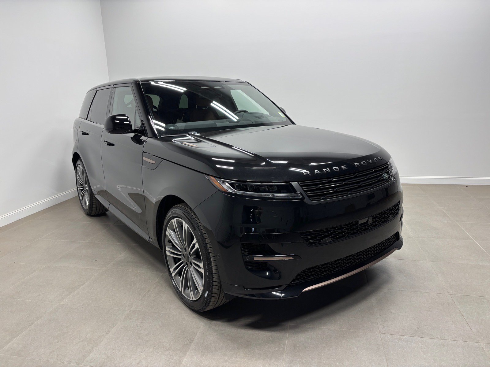 New 2027 Land Rover Range Rover Sport Dynamic SE AWD/4WD image 4