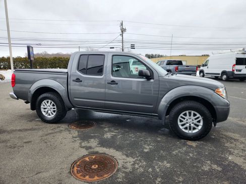 Used 2019 Nissan Frontier SV image 18