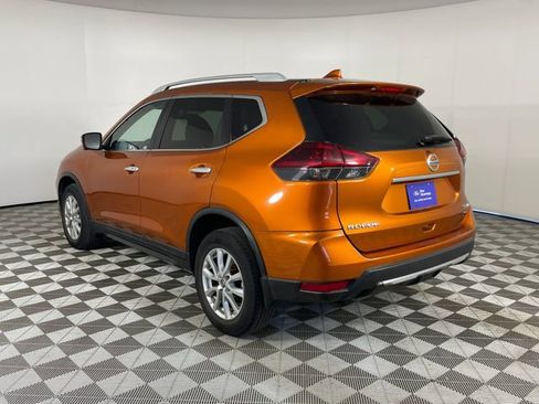 Used 2018 Nissan Rogue SV w/ Premium Package AWD/4WD image 13