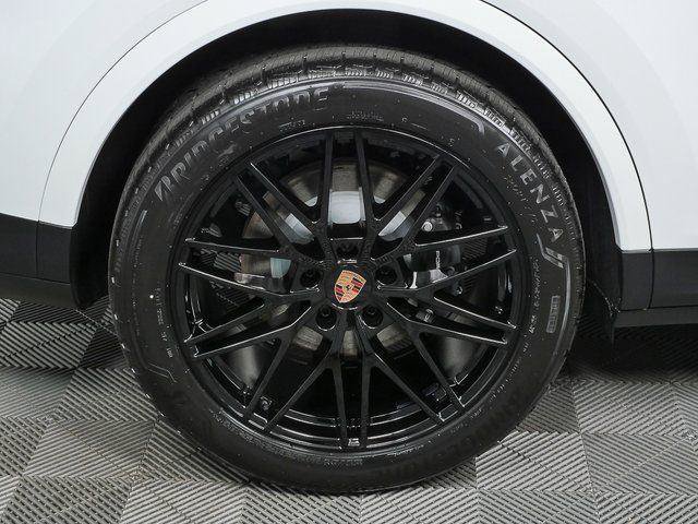 Used 2026 Porsche Cayenne Coupe AWD/4WD image 41