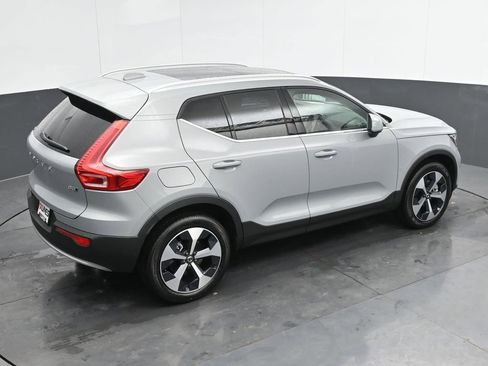 New 2025 Volvo XC40 B5 Core w/ Protection Package Premier image 33