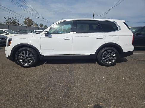 Certified 2024 Kia Telluride LX FWD image 5
