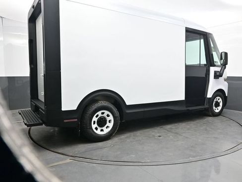 Used 2024 Chevrolet Brightdrop 400 w/ Commercial Equipment Package AWD/4WD image 8