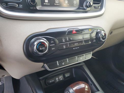 Used 2018 Kia Sorento LX image 24