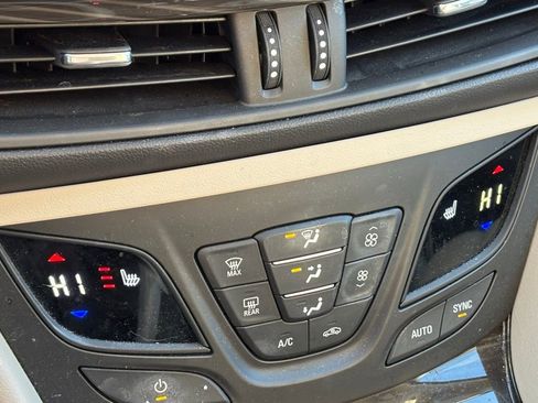 Used 2020 Buick Envision Preferred image 24